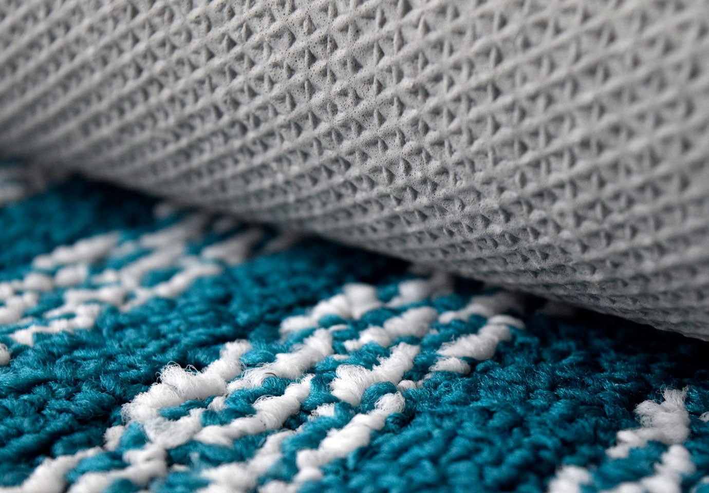 Marina Carpet provides your home with a modern style size: 100x152