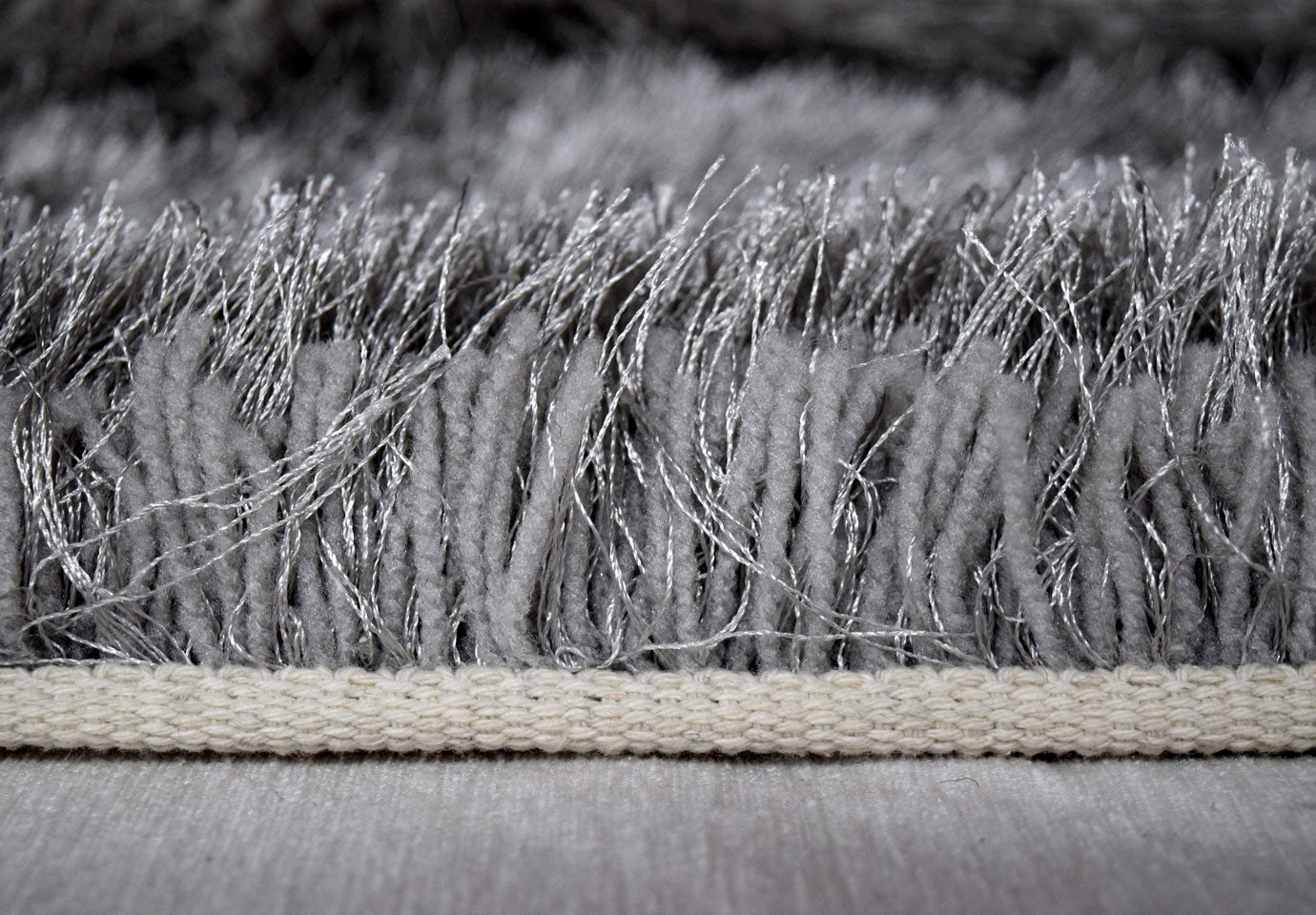 Victoria 100051-90 carpet provides dense Shaggy soft and high 6.5 cm size: 80x160