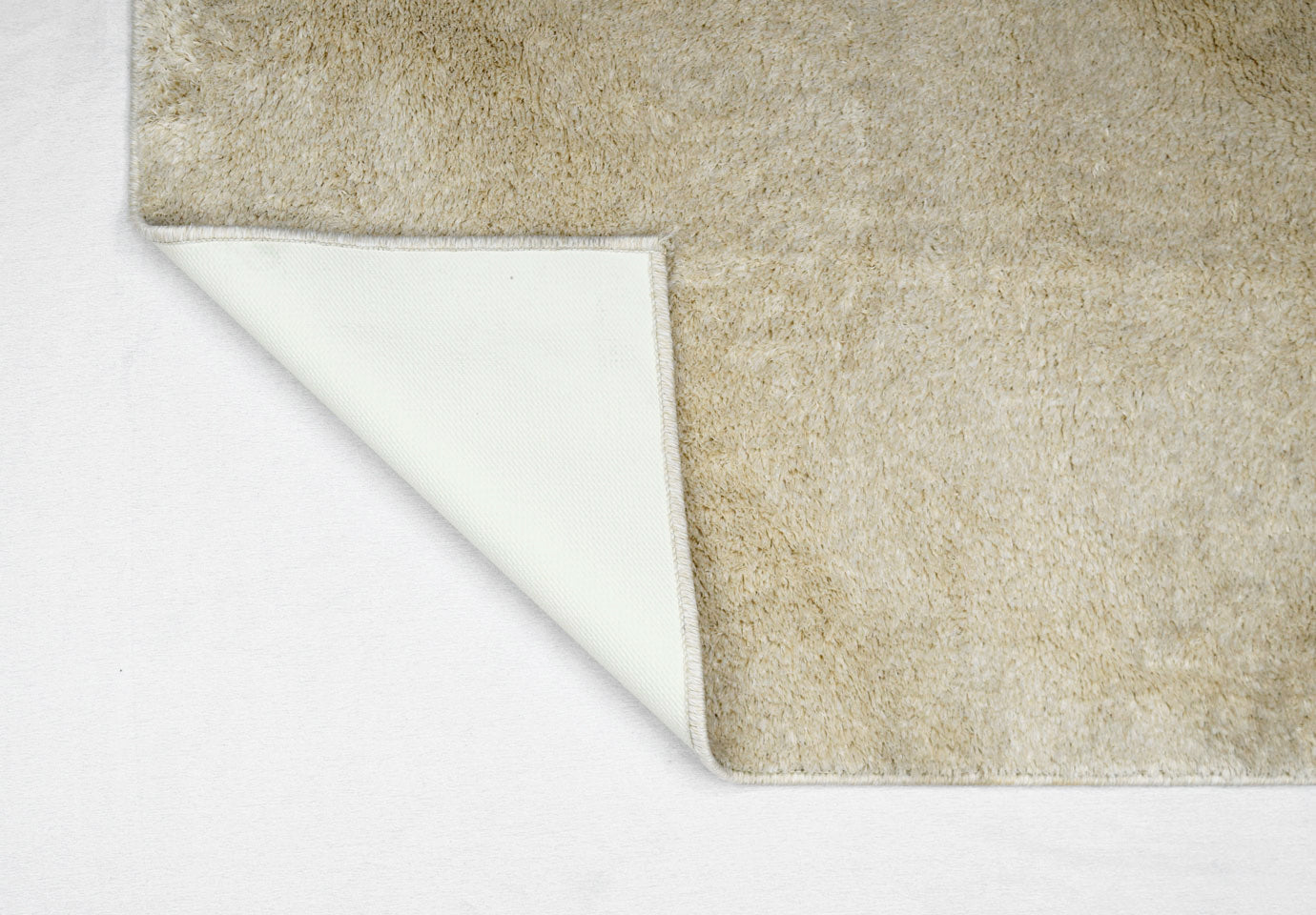 سجادة ميرا الشاجي توفر مواد كثيفة وعميقة الحجم: 78 × 114 SKU:100600-15