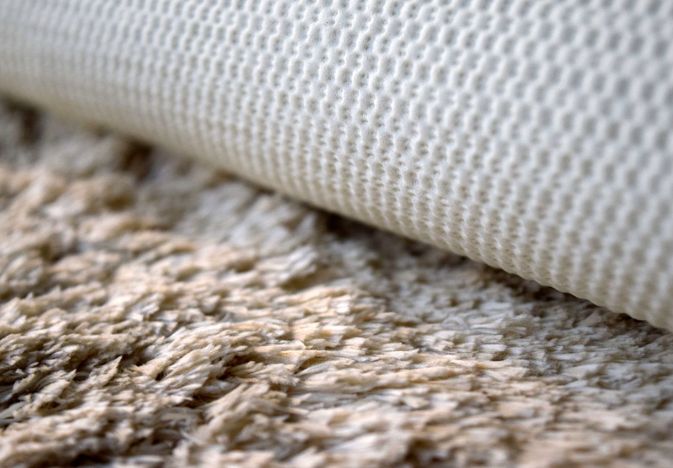 سجادة ميرا الشاجي توفر مواد كثيفة وعميقة الحجم: 78 × 114 SKU:100600-15