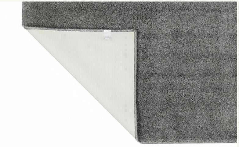 احصلي على سجادة ميرا 100600-91 المشعرة بخصم 50% من Cairo Drop، خامة بوليستر ناعمة مضادة للانزلاق مع توصيل وضمان.
50% off Mira 100600-91 shaggy rug