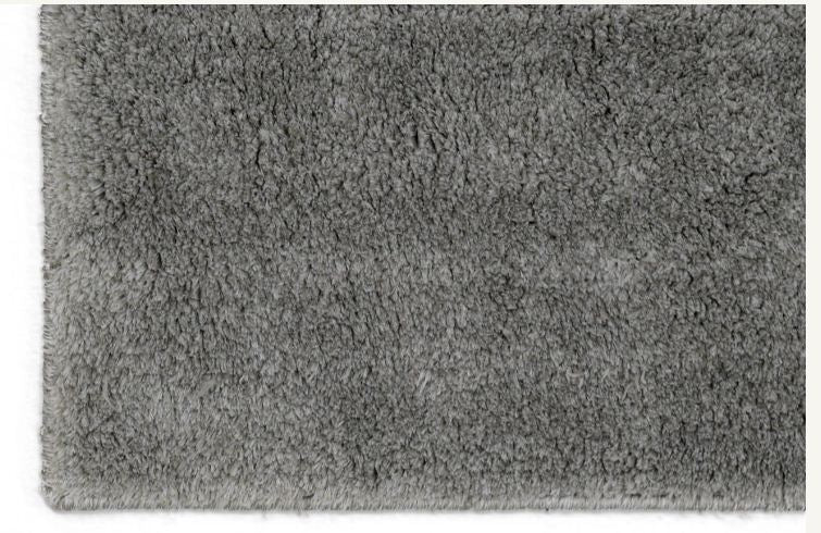 خصم 50% على سجادة ميرا المشعرة مقاس 80×244 من بوليستر ناعم ومضاد للانزلاق، مع توصيل وضمان من Cairo Drop.
50% off Mira shag rug 80×244 – soft polyester