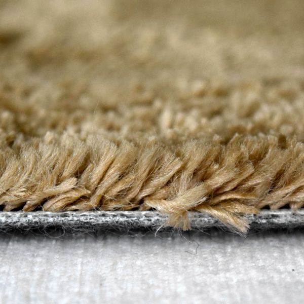 سجاد جدة Carpet Roll عالية الجودة وتصميم فاخر من الحائط إلى الحائط. ألوان متعددة وتوصيل سريع من Cairo Drop.Jeddah wall-to-wall carpet roll made of durable polypropylene