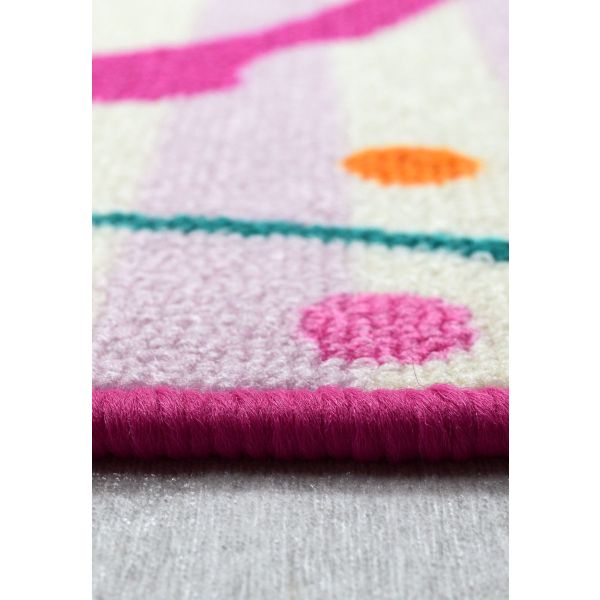 سجادة روزيتا للأطفال - تصميم مرح وناعم لغرف اللعب. Rosetta playroom rug – soft nylon texture, comfy foam base, and child-safe design.