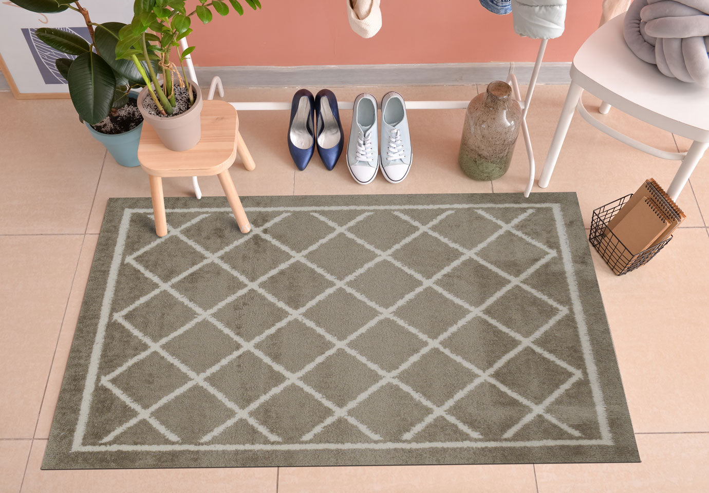 Micro Fiber rugs characterized by a soft, and rich material size:100x133