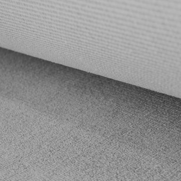 موكيت أتلانتا الفاخر من الحائط إلى الحائط بألوان أنيقة وخامة نايلون متينة. توصيل سريع من Cairo Drop.Atlanta wall-to-wall carpet in red, beige, and silver.