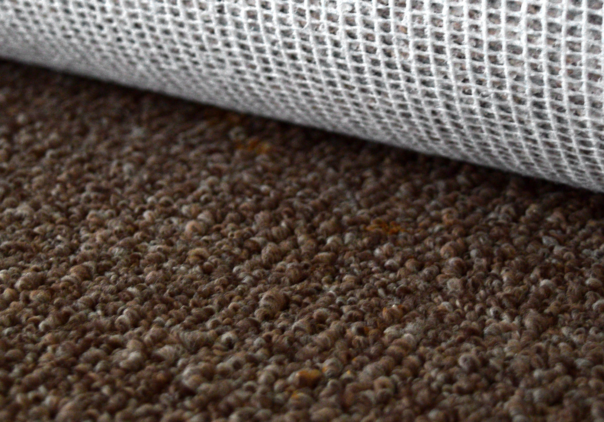 سجادة سابها ماك مقاس 137×200 سم من بولي بروبلين متينة وعصرية، بتوصيل وضمان من Cairo Drop.
Sabha Mak Rug 137x200 cm – Durable Polypropylene 