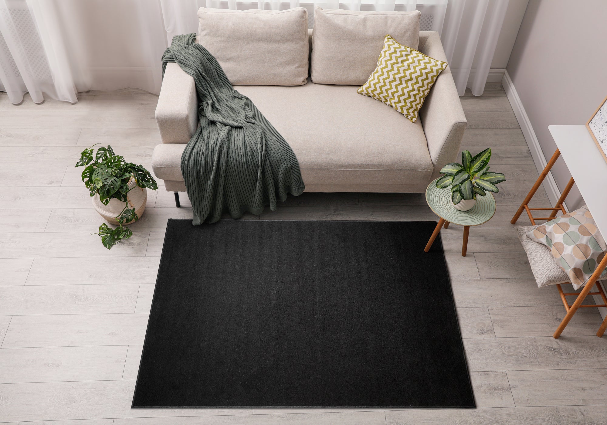 سجادة سابها ماك مقاس 137×200 سم من بولي بروبلين متينة وعصرية، بتوصيل وضمان من Cairo Drop.
Sabha Mak Rug 137x200 cm – Durable Polypropylene 