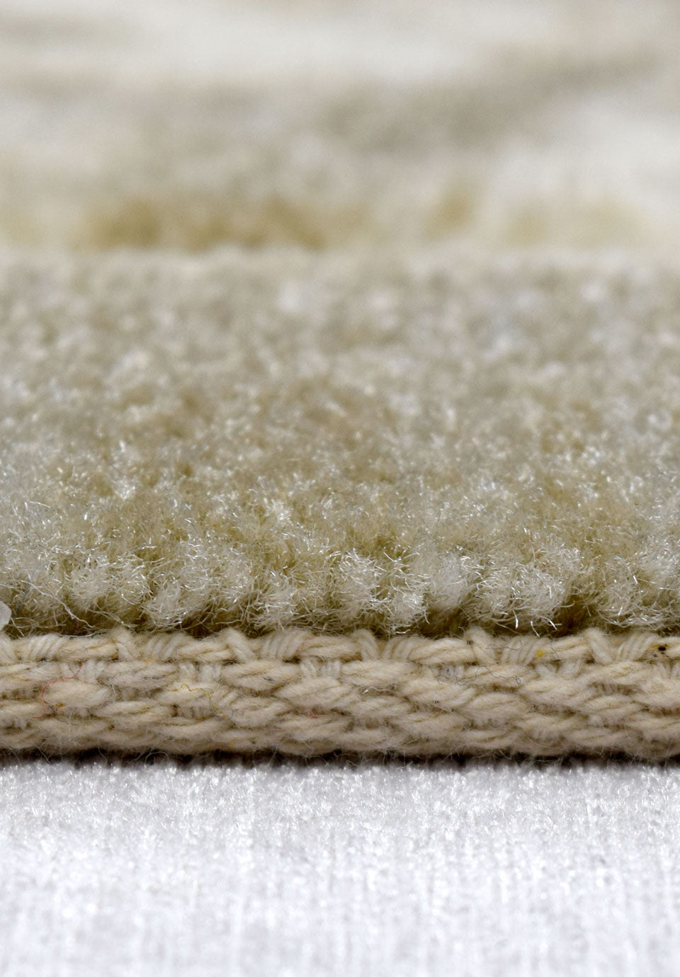 سجادة اتلانتا ثلاثية الأبعاد 153317-15 من ماك نايلون 100% أنيقة وعصرية – Atlanta 3D carved carpet from Mac, premium quality by Cairo Drop Egypt.