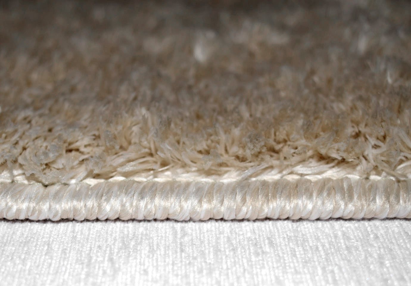 سجادة ميرا الشاجي توفر مواد كثيفة وعميقة الحجم: 78 × 114 SKU:100600-15