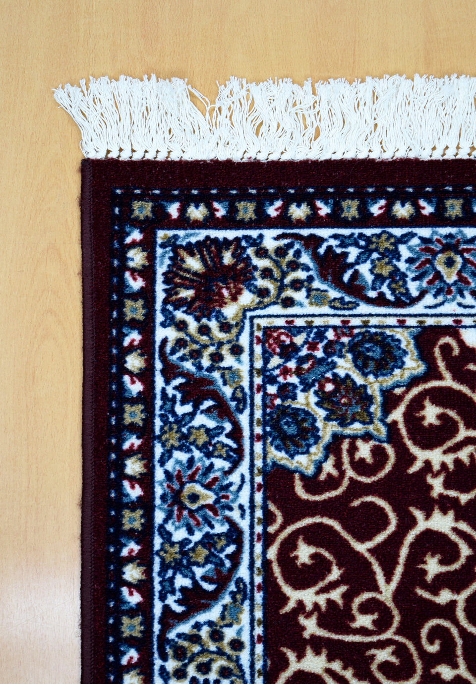 Macrouge carpet size: 160x230