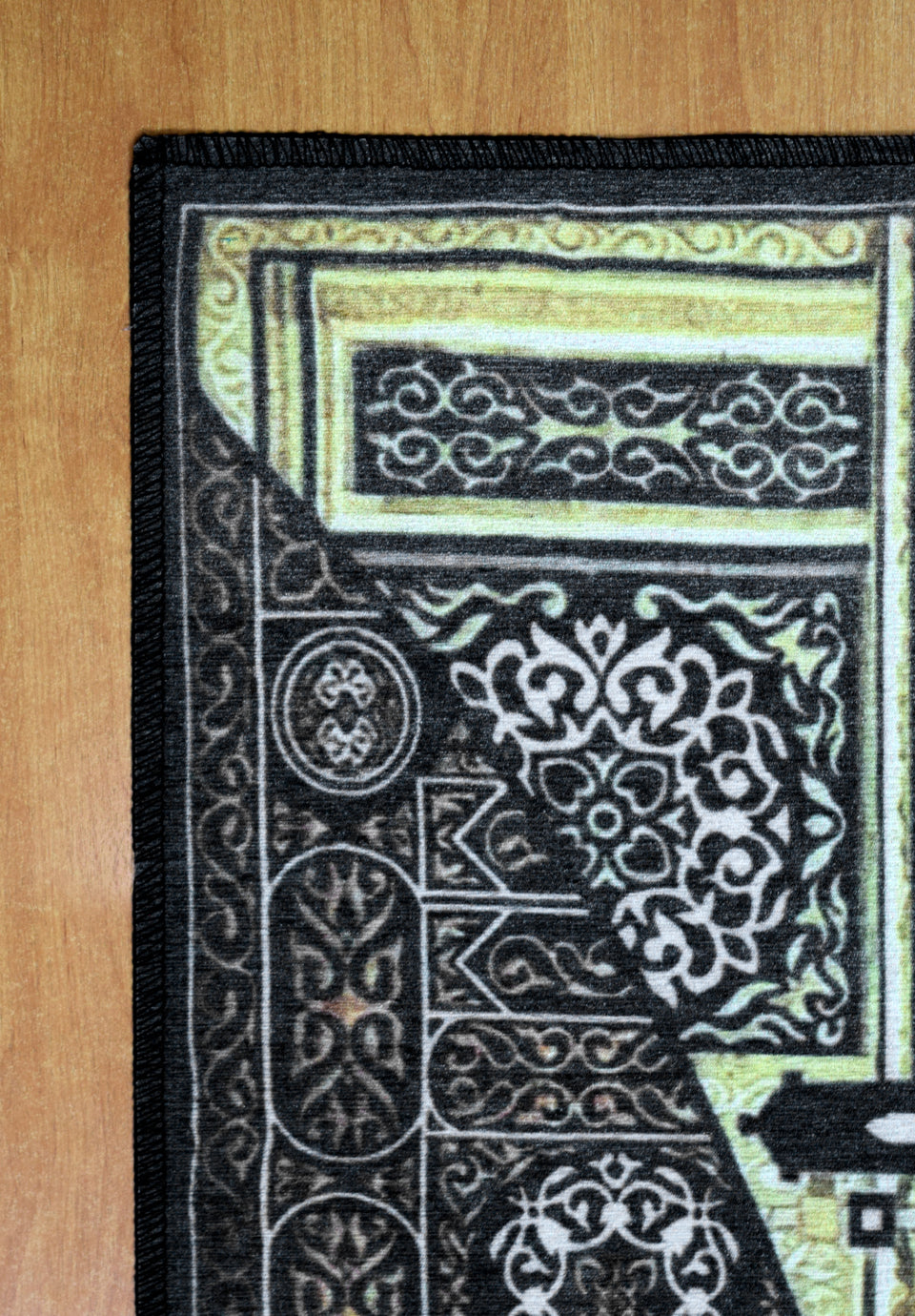 Arabesque 611647-1001 prayer carpet with original Egyptian designs size: 67x110