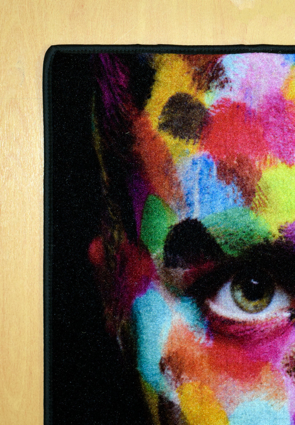 سجاد حائط ماك ساندي -601151 - 1001 من Cairo Drop، تصميم عصري بخامة نايلون 100%، جودة عالية وسهولة تنظيف. Modern wall carpet, nylon material.