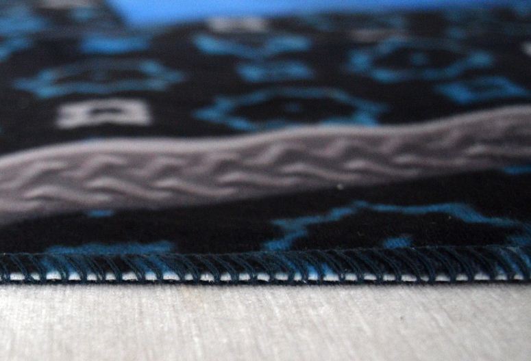 سجاد MAC للسفر والشاطئ بخامة بوليستر متينة وخفيفة، سهل الغسيل ومثالي للنزهات.
MAC beach mat – durable, washable, and perfect for travel.