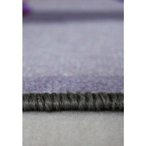 سجادة ميرا للأطفال بقاعدة مانعة للانزلاق وخامة نايلون ناعمة، تصميم مبهج وسهل التنظيف مع توصيل سريع من Cairo Drop.
Mira kids rug with anti-slip base and soft nylon  