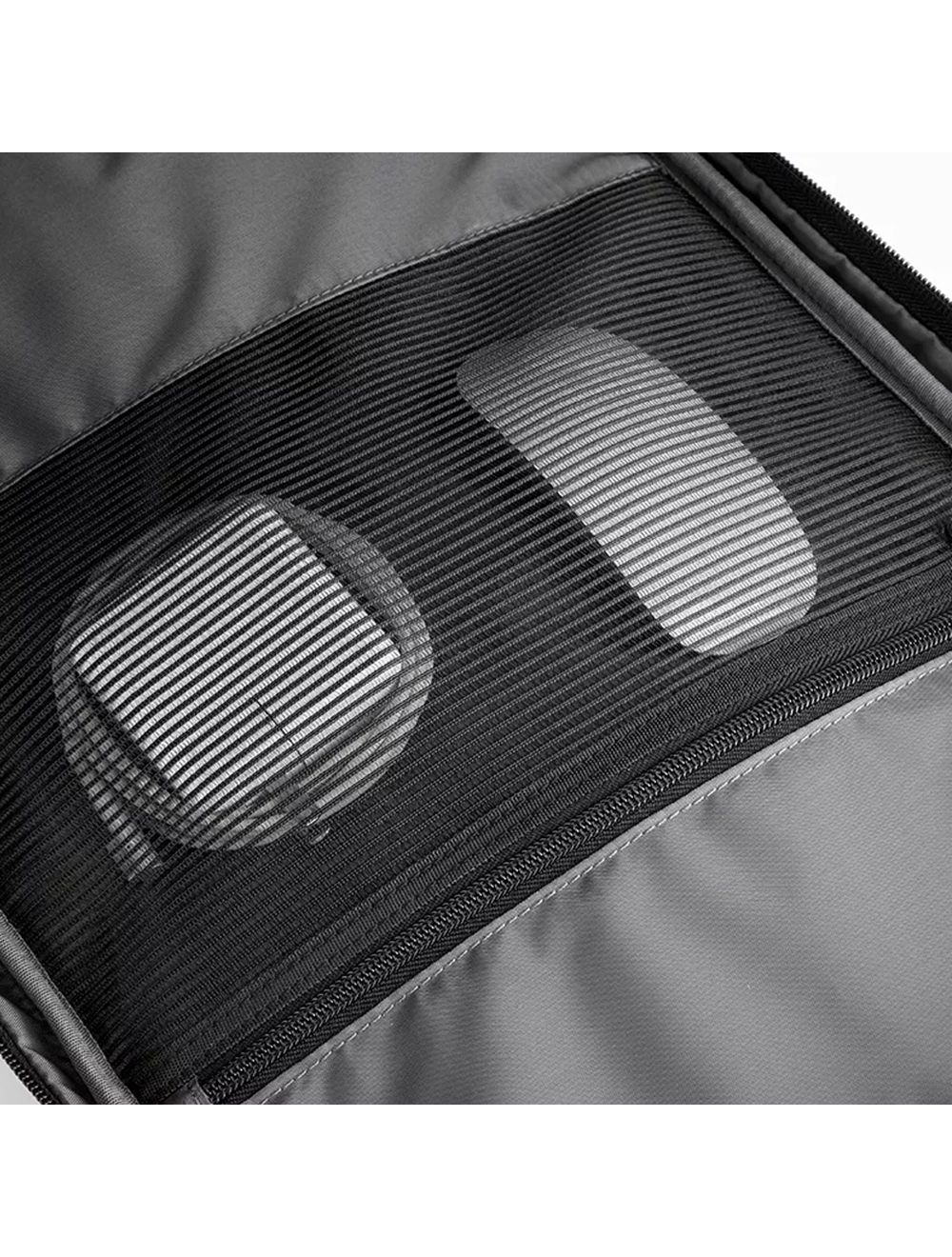 شنطة لافينتو BG424 ظهر لابتوب حتى 15.6 بوصة، تصميم أنيق مقاوم للماء مع جيوب متعددة ومنفذ USB | L’avvento BG424 Laptop Backpack Black