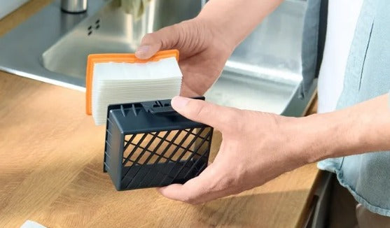 "مكنسة بوش BGL38GOLD 2200 واط ألمانية باللون الأسود والذهبي مع فلتر HEPA وكيس غبار كبير الحجم XL"