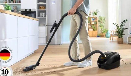 "مكنسة بوش BGL38GOLD 2200 واط ألمانية باللون الأسود والذهبي مع فلتر HEPA وكيس غبار كبير الحجم XL"