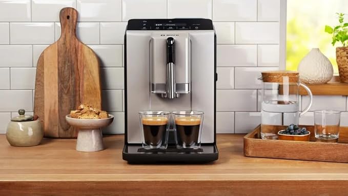 اكتشف ماكينة قهوة بوش TIE20301 الأوتوماتيكية بالكامل مع مضخة 15 بار وخزان 1.4 لتر، مطحنة سيراميك وضمان عامين من Cairo Drop مع خدمة التوصيل.