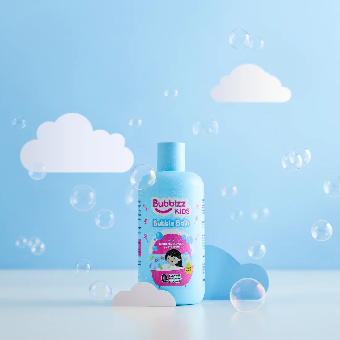 رغوة استحمام للأطفال بتركيبة طبيعية تنظف بلطف وتوفر فقاعات ممتعة | Bubblzz Kids Bubble Bath gently cleanses kids’ skin with rich fun bubbles.