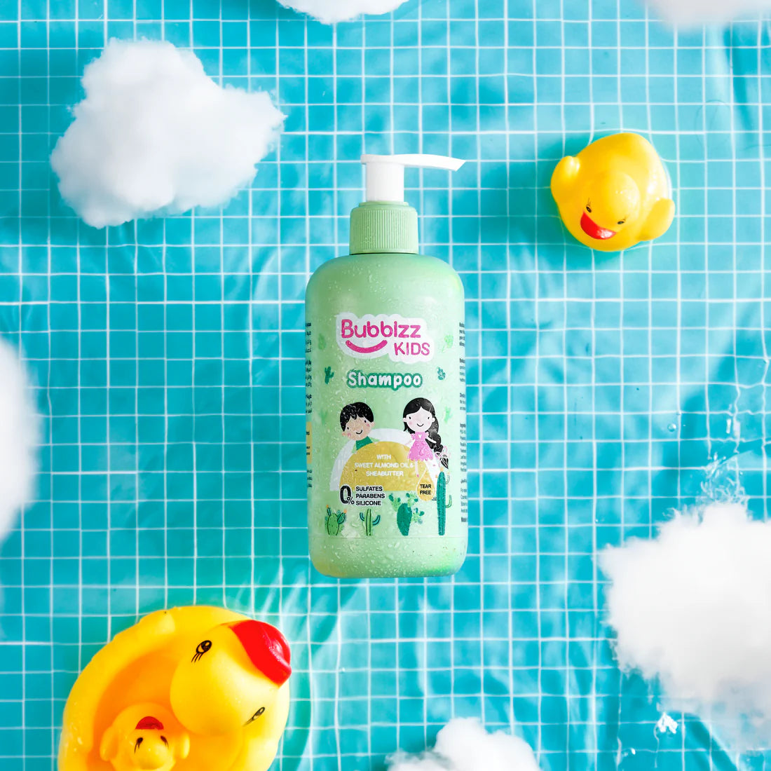 شامبو الأطفال Bubblzz Kids ينظف بلطف بدون دموع وخالٍ من الكبريتات، Bubblzz Kids Shampoo gently cleans hair and keeps it soft, healthy, and tear-free.