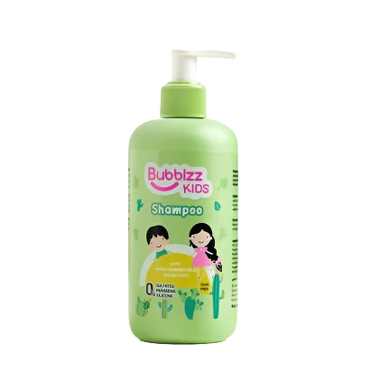شامبو الأطفال Bubblzz Kids ينظف بلطف بدون دموع وخالٍ من الكبريتات، Bubblzz Kids Shampoo gently cleans hair and keeps it soft, healthy, and tear-free.