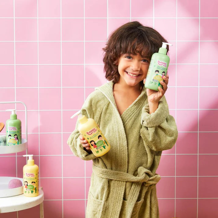 بلسم أطفال غني بزيوت طبيعية يرطب ويغذي الشعر ويحميه من التقصف | Kids conditioner with natural oils hydrates, nourishes and protects hair from breakage