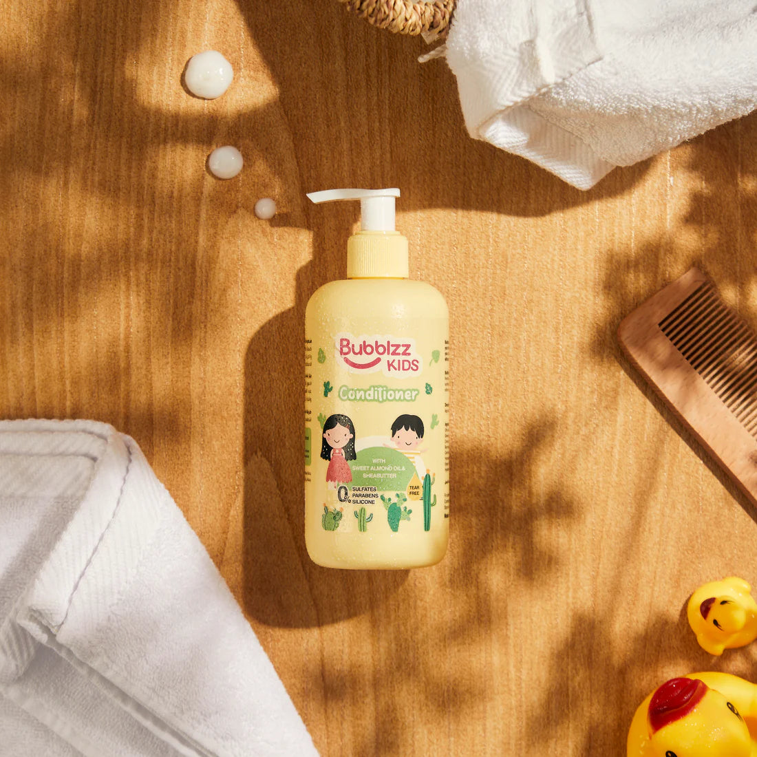 بلسم أطفال غني بزيوت طبيعية يرطب ويغذي الشعر ويحميه من التقصف | Kids conditioner with natural oils hydrates, nourishes and protects hair from breakage