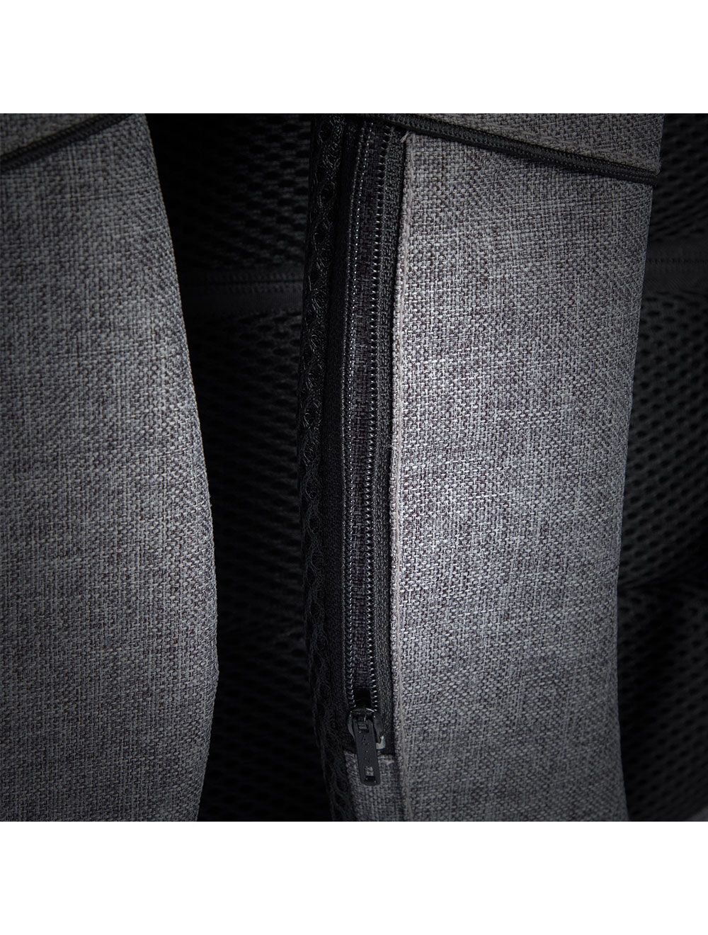 شنطة لاب توب أي ترين (BG811) 15.6 بوصة مقاومة للماء ومبطنة للحماية بتصميم أنيق عملي. E-Train laptop backpack 15.6” water-resistant & stylish.