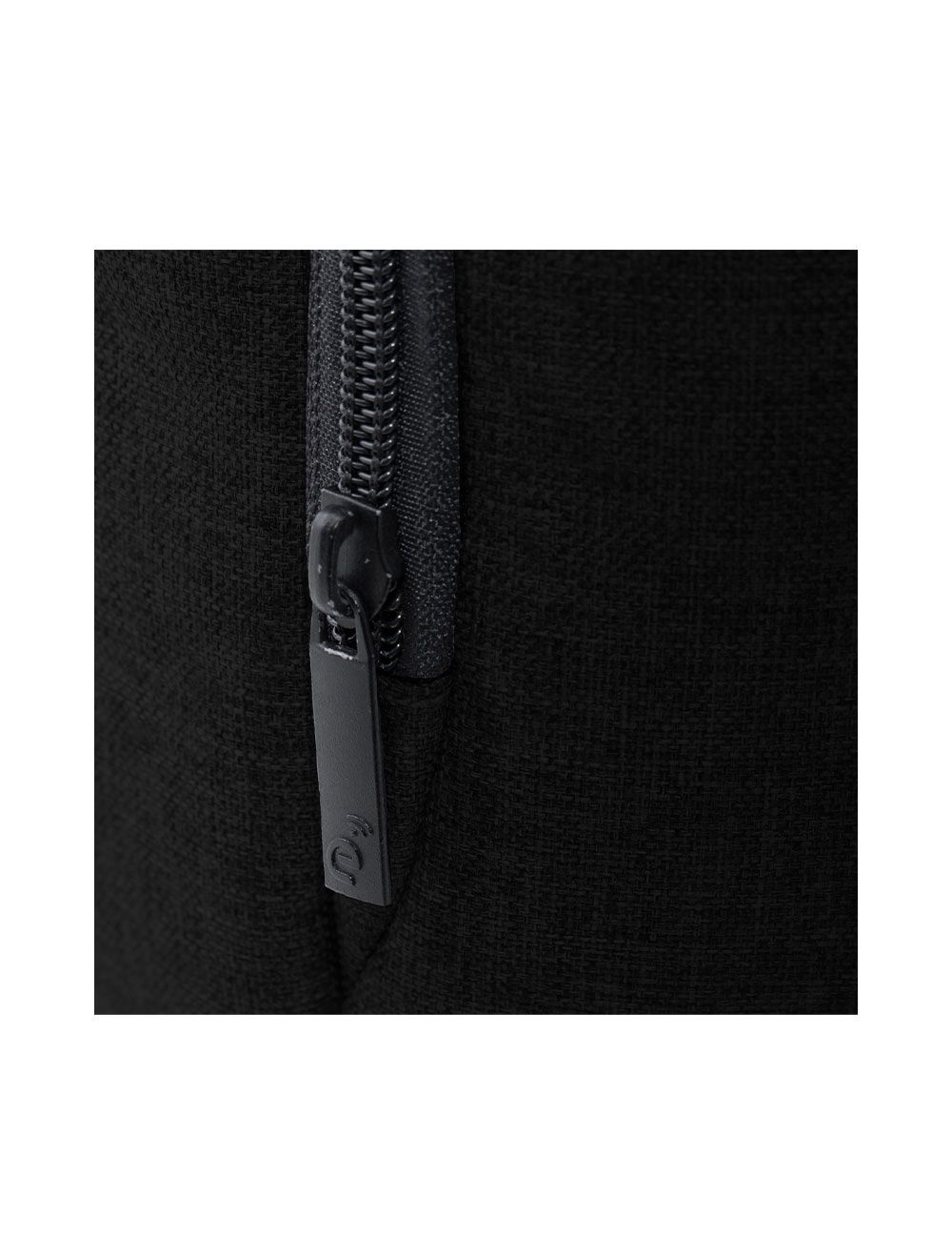 شنطة ظهر اي ترين BG822 بحجم 15.6 بوصة بخامة نايلون متينة وجيوب مبطنة لحماية اللابتوب وتنظيم أغراضك – E-train BG822 Laptop Backpack 15.6” Black.