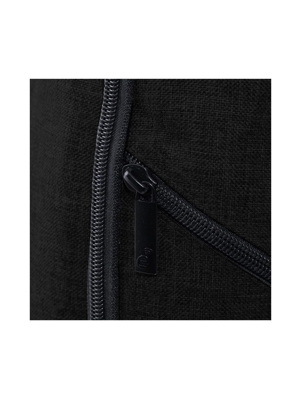 شنطة ظهر اي ترين BG822 بحجم 15.6 بوصة بخامة نايلون متينة وجيوب مبطنة لحماية اللابتوب وتنظيم أغراضك – E-train BG822 Laptop Backpack 15.6” Black.