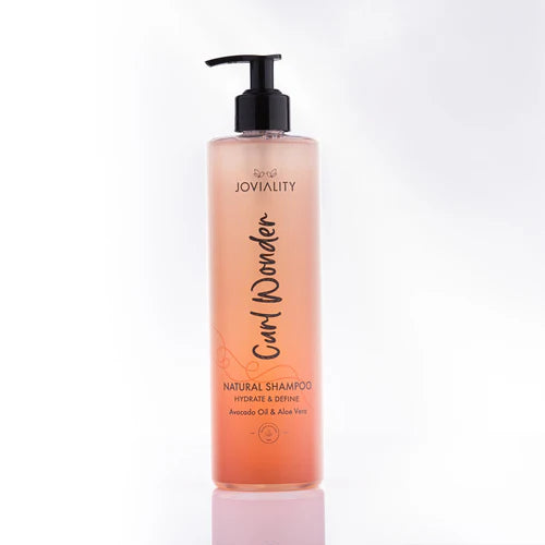 اكتشفي شامبو جوفياليتي الطبيعي الذي ينظف الشعر بلطف ويرطبه بعمقDiscover Joviality natural shampoo that gently cleanses and deeply hydrates hair with hyaluronic