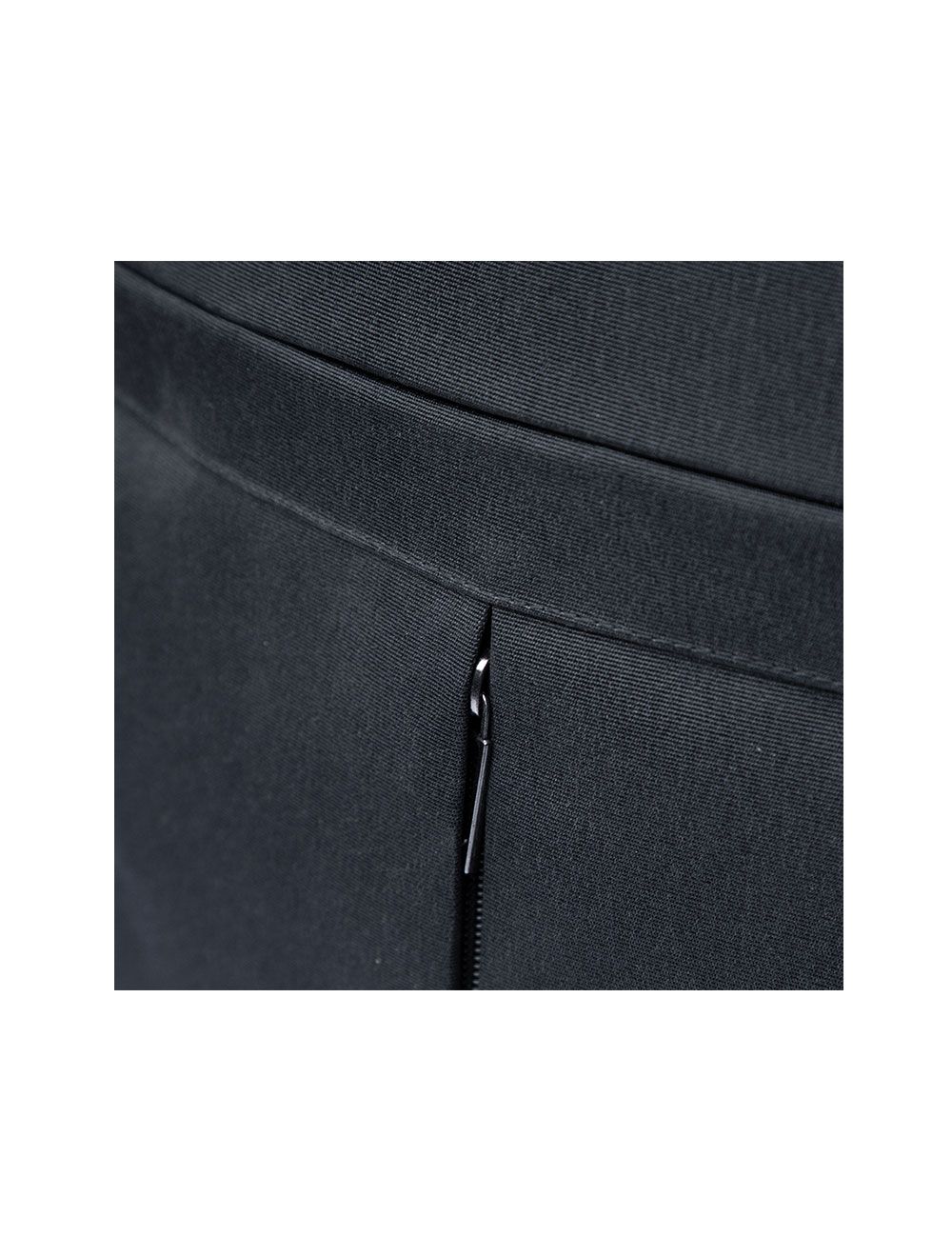 شنطة لافينتو BG694 ظهر بعجلات حتى 15.6 بوصة، خامة مقاومة للماء وجيوب متعددة مع غطاء للعجلات | L’avvento BG694 Trolley Backpack Black