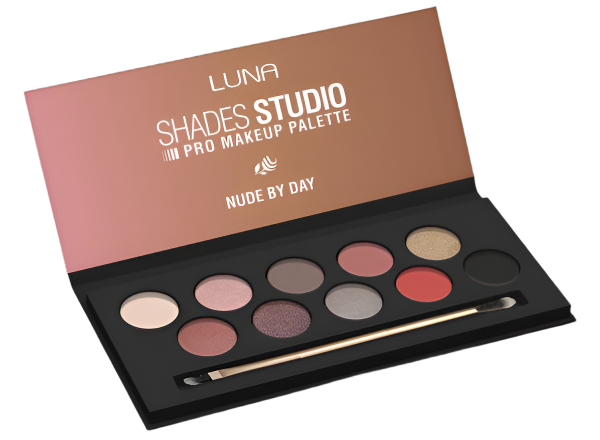 لوحة استوديو لونا شيدز نود باي نهارًا تمنحك ألوان ناعمة وثابتة تدوم طوال اليوم، لمكياج عيون طبيعي وأنيق – Luna Studio Eye Palette for soft, long-lasting looks.