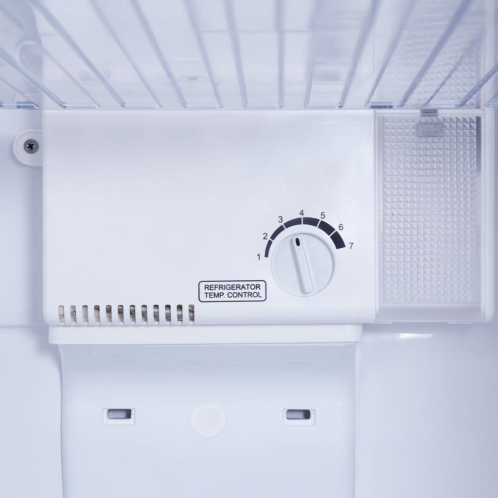 تورنيدو ثلاجة 2 باب نوفروست 296 لتر بفلتر بلاتينيوم. Tornado 296L No Frost 2-door fridge with platinum odor filter & LED lighting.