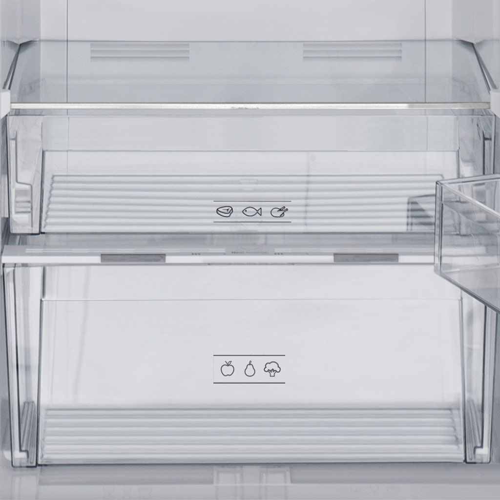 ثلاجة تورنيدو نوفروست 496 لتر بتقنيات تبريد متقدمة وشاشة ديجيتال. Tornado 496L NoFrost refrigerator with advanced cooling and digital control.