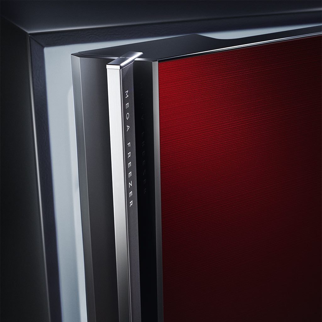 ثلاجة شارب انفرتر نوفروست 538 لتر بتقنيات التبريد المتقدمة، مع تصميم زجاجي أنيق وكفاءة عالية، Sharp No-Frost 538L with inverter technology and premium cooling.