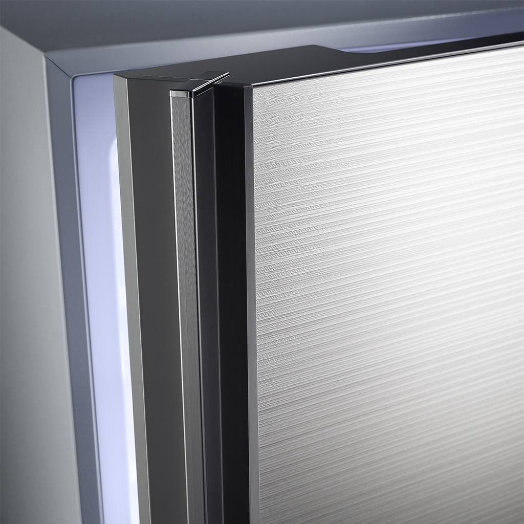 ثلاجة شارب انفرتر نوفروست 396 لتر سيلفر/أسود/أحمر Sharp 396L inverter frost-free refrigerator with touch control and 10 years warranty.