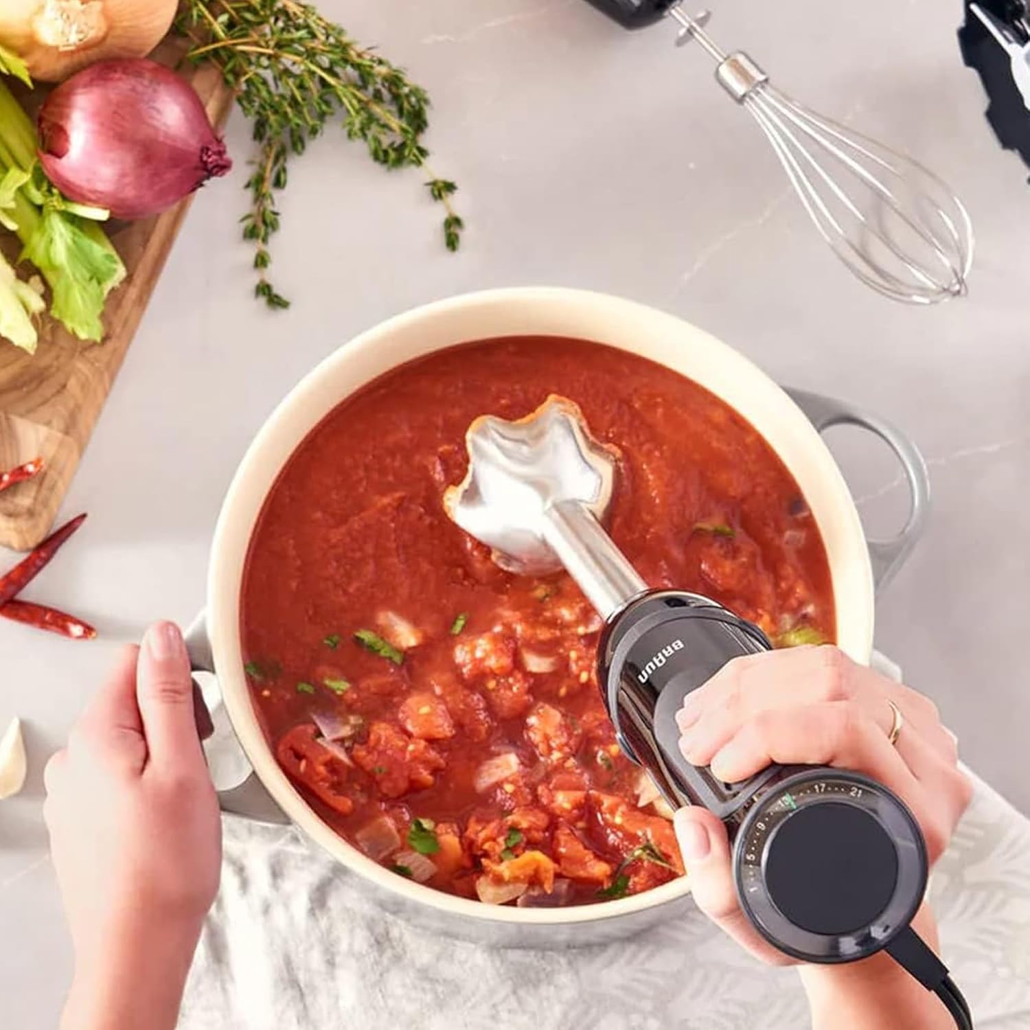 اكتشف خلاط braun multiquick 5 سعة 1.5 لتر، 1000 وات، ملحقات متعددة وسرعات متنوعة، مثالي لكل مطبخ | Braun MultiQuick 5 hand blender 1000W, 1.5L